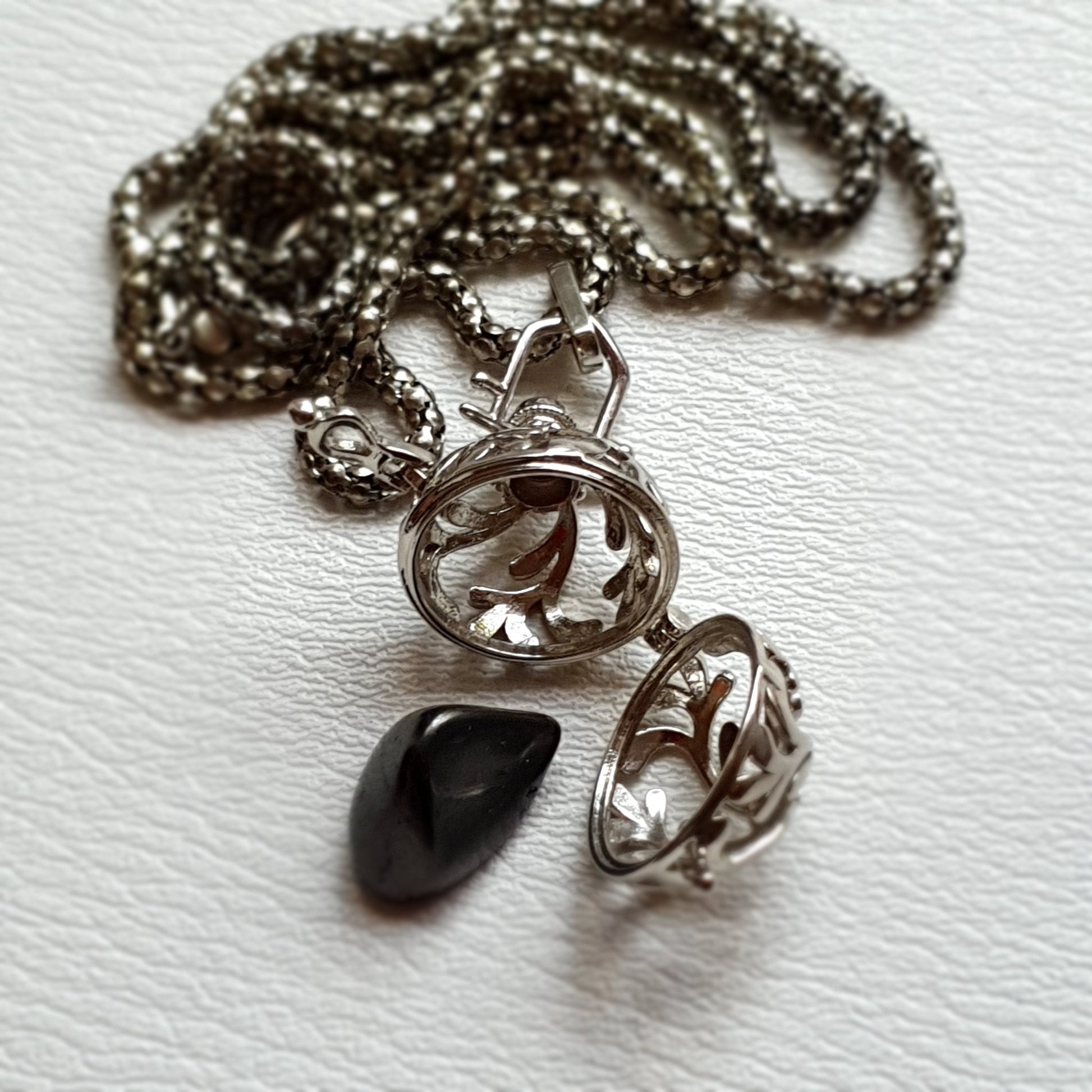 Silver pendant necklace with Shungite crystal - Healthi Choice